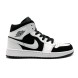 Женские кроссовки Nike Air Jordan 1 Mid Black/White
