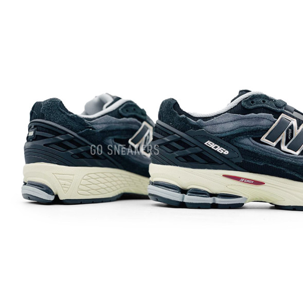 Унисекс кроссовки New Balance 2002R Black Suede